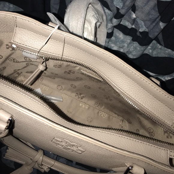 NWT TORY BURCH THEA CONVERTABLE TOTE - Picture 5 of 5